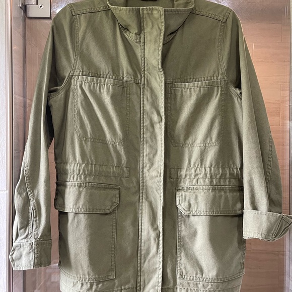 Madewell Green Utility Jacket with Relaxed Fit and Adjustable Sleeves - Picture 2 of 5